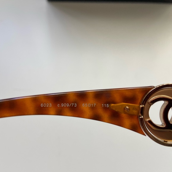 Chanel sunglasses tortoise and gold, 6023 - Picture 8 of 10